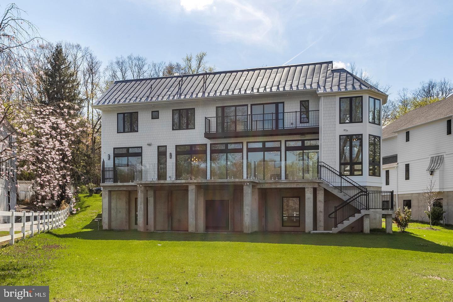 310 River Rd