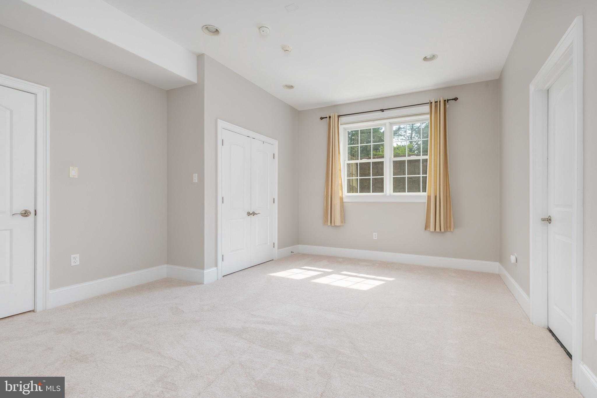 333 Greenbank Rd