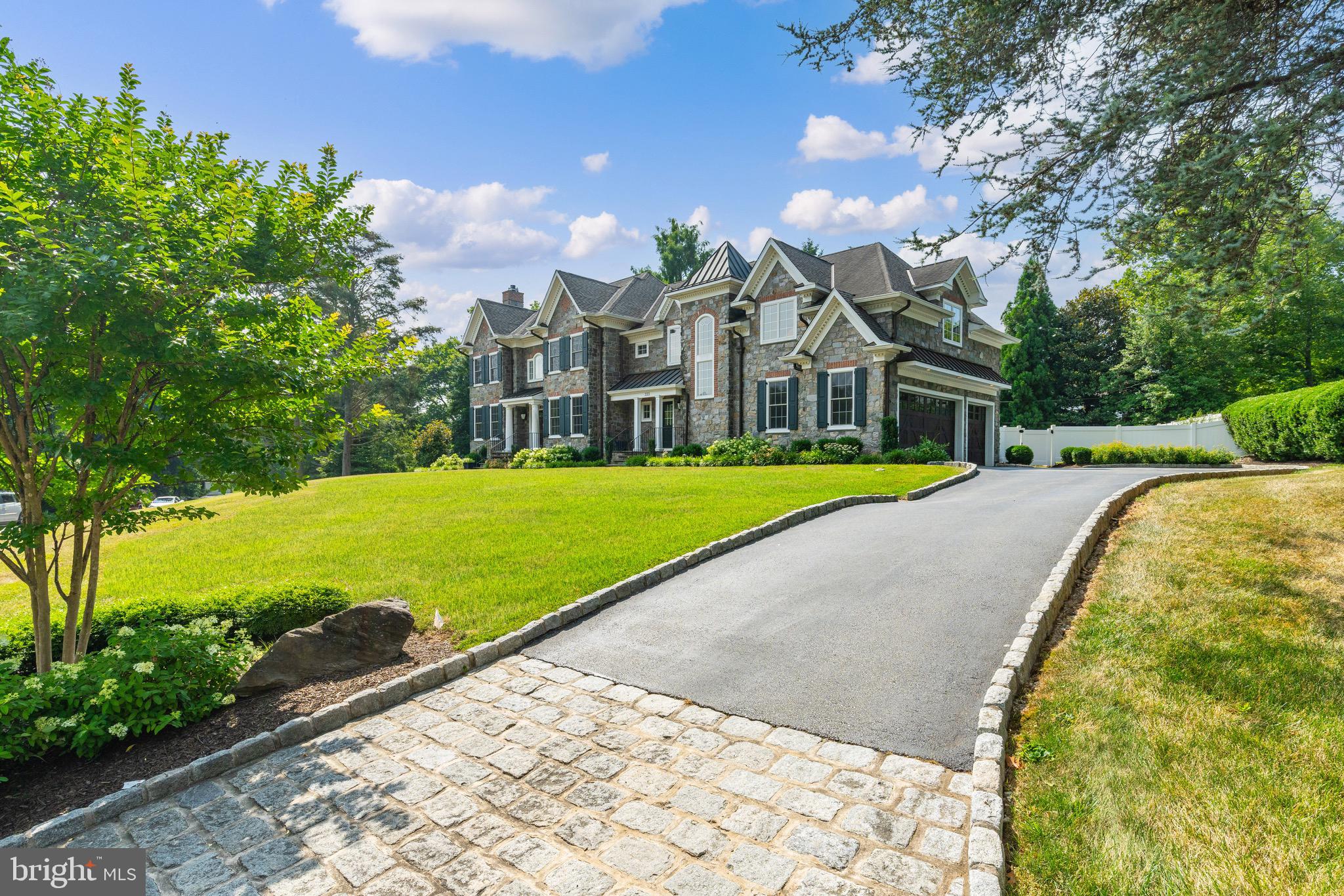 333 Greenbank Rd
