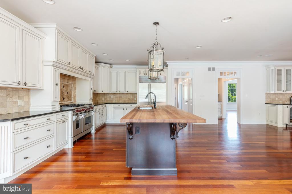 333 Greenbank Rd
