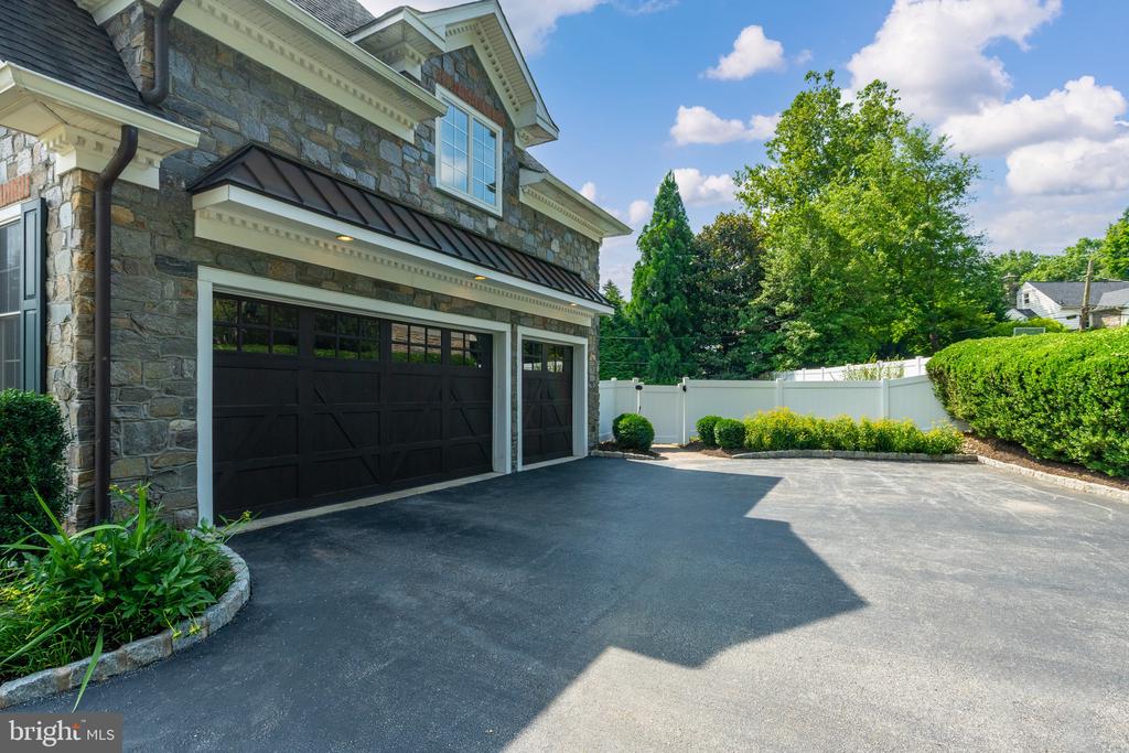 333 Greenbank Rd