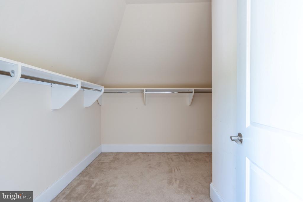 333 Greenbank Rd