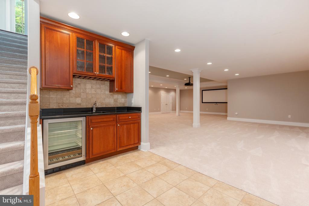 333 Greenbank Rd