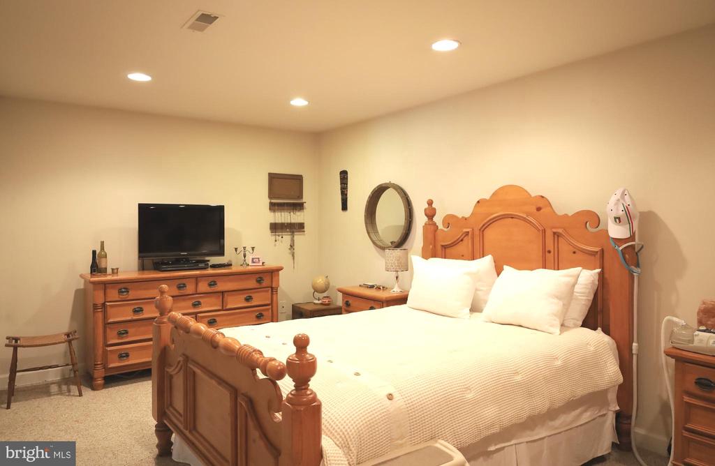 3674 Copper Beech Cir