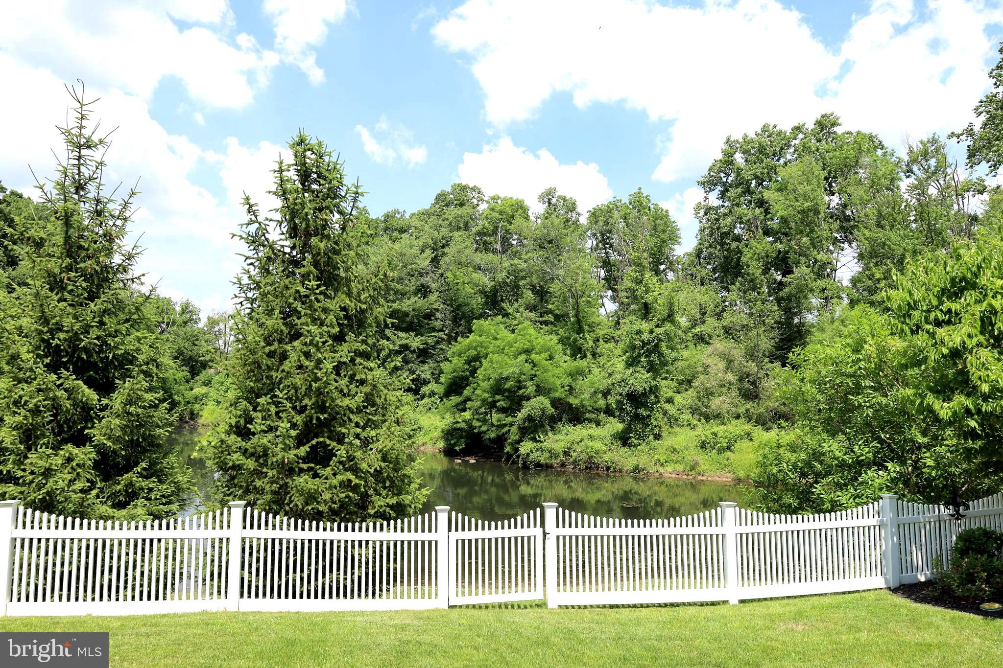 3674 Copper Beech Cir