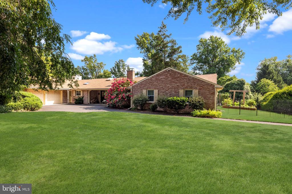 1364 Welsh Rd