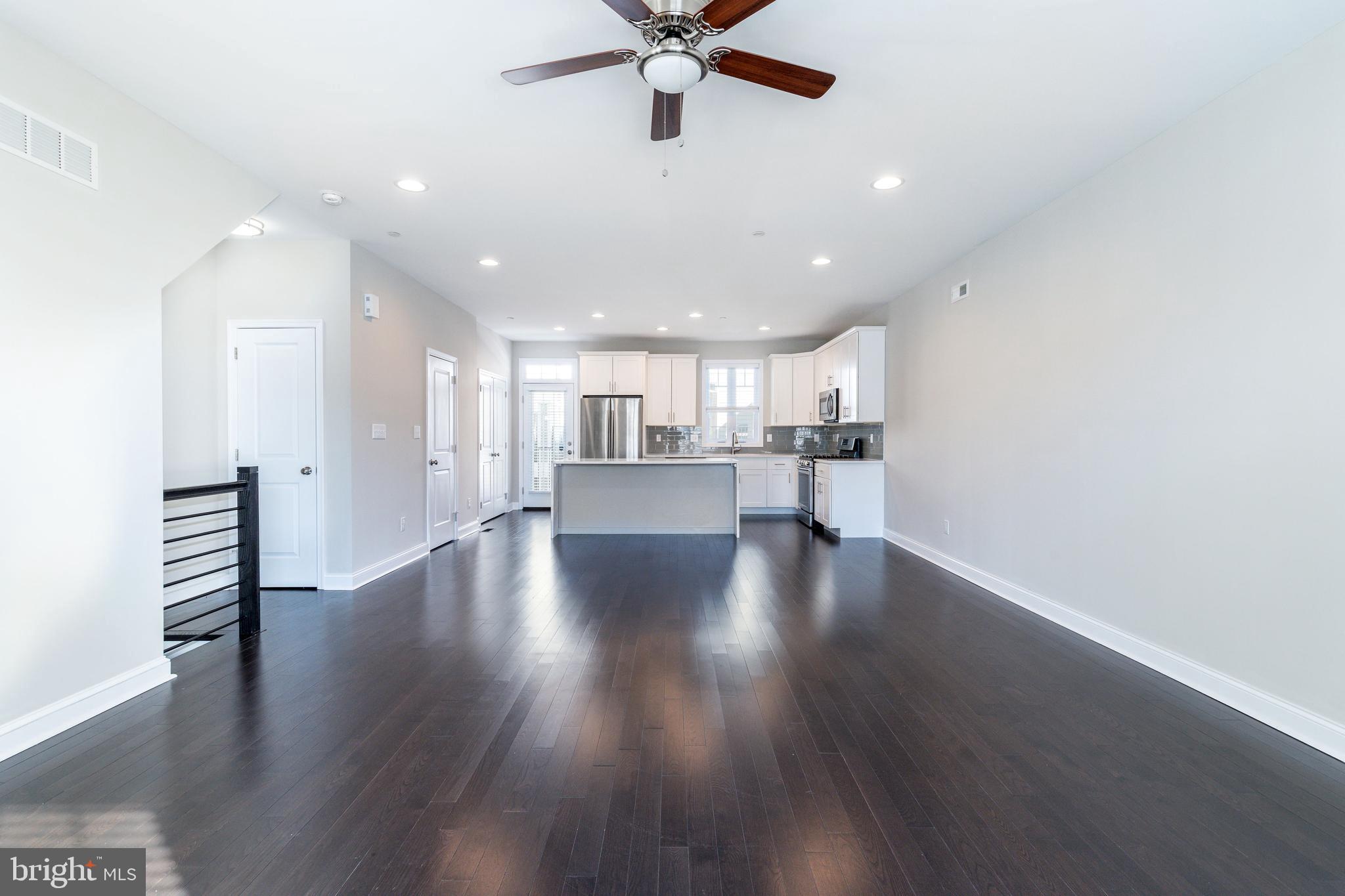 905 SPRING MILL AVE #B