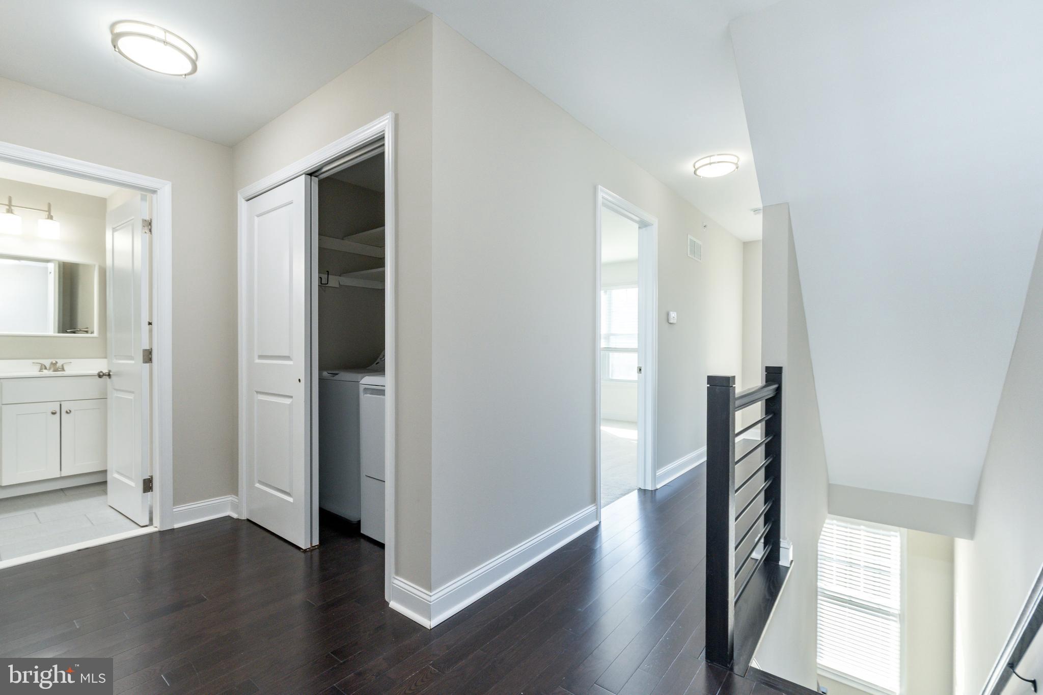 905 SPRING MILL AVE #B