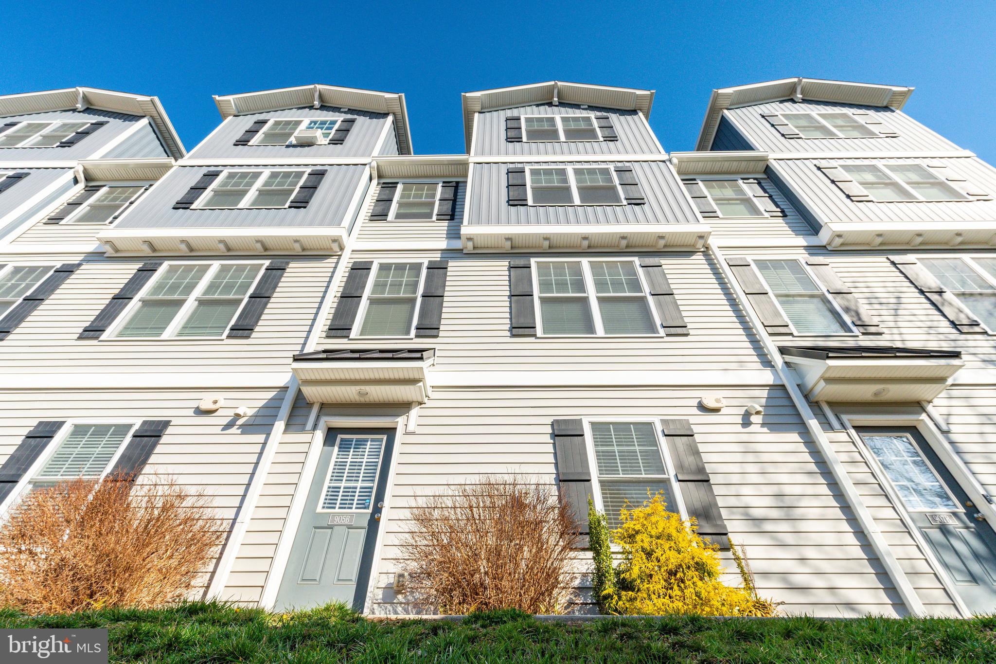 905 SPRING MILL AVE #B