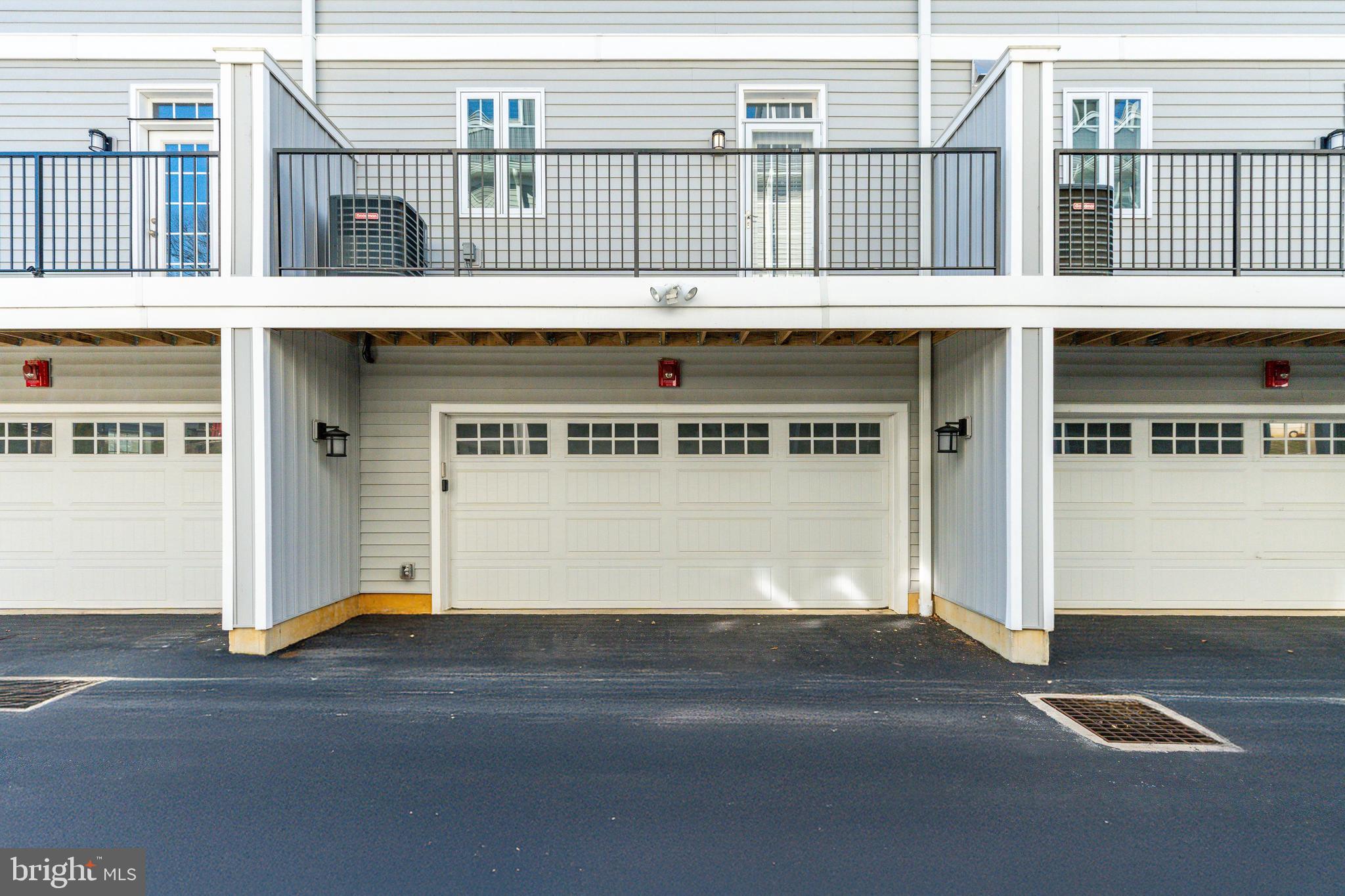 905 SPRING MILL AVE #B