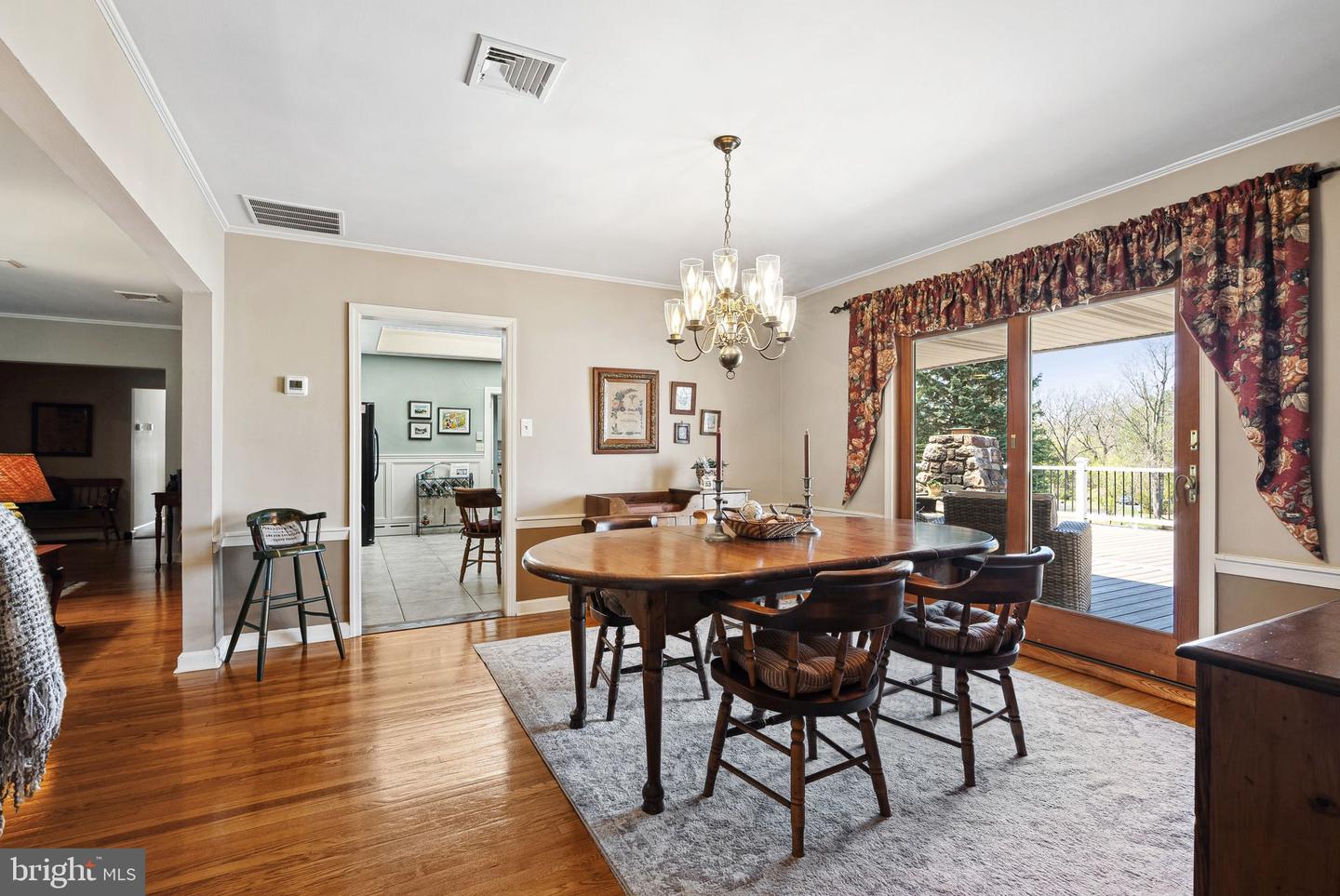 103 S Whitehall Rd