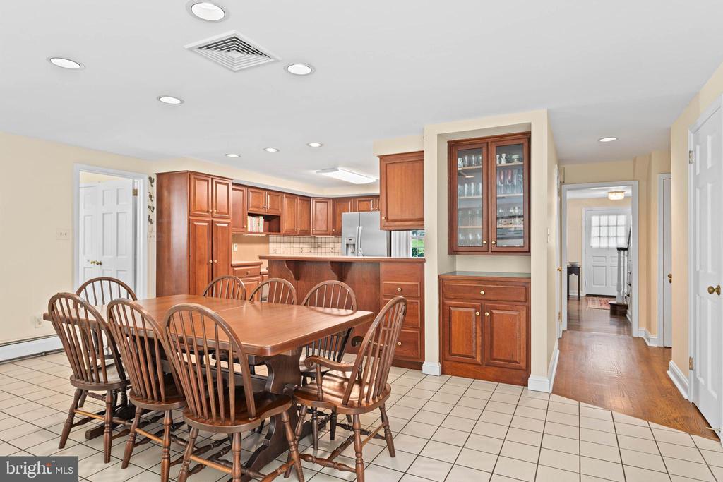 912 Centennial Rd