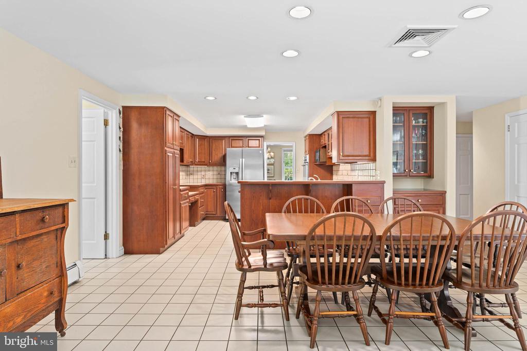 912 Centennial Rd