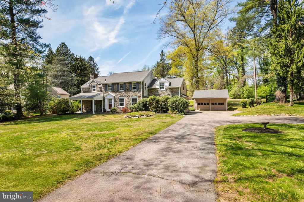 912 Centennial Rd