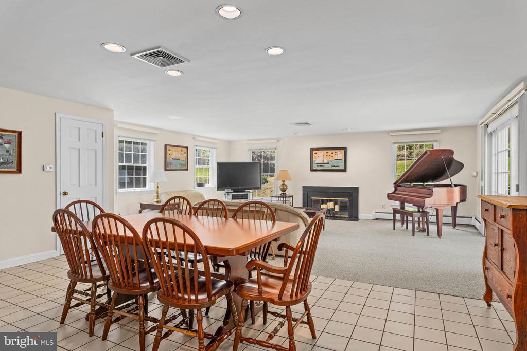 912 Centennial Rd