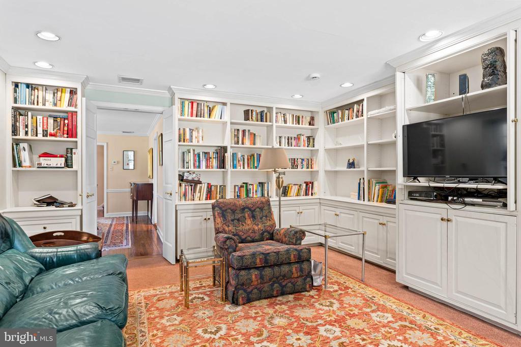 912 Centennial Rd