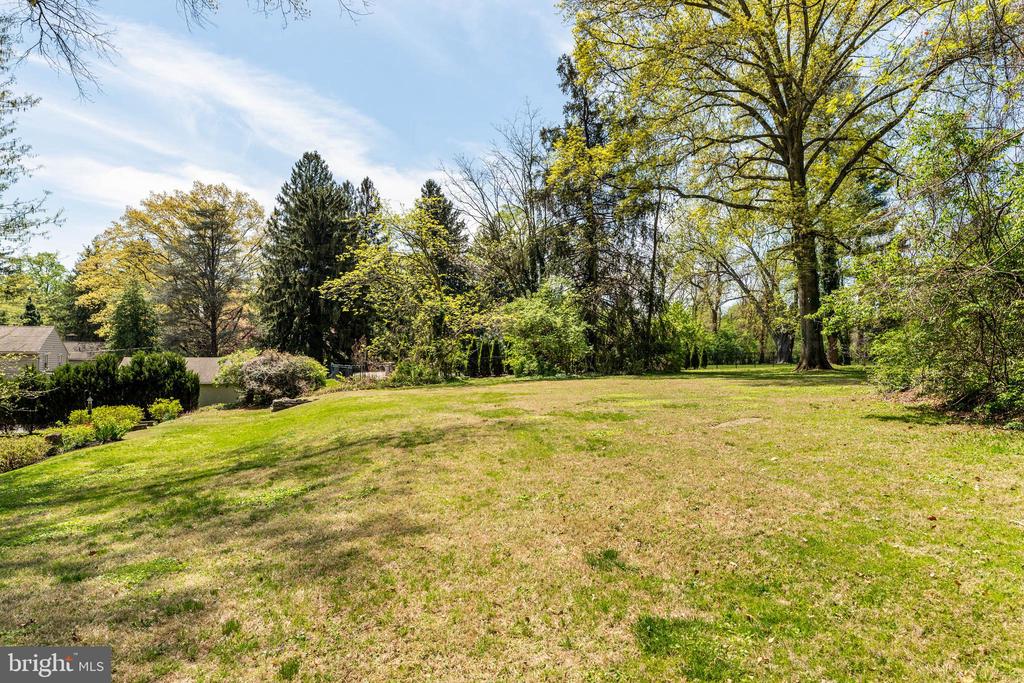 912 Centennial Rd