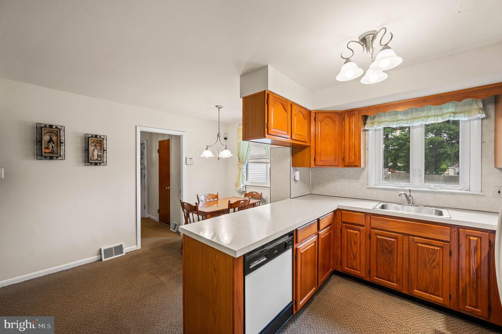 712 Caley Rd