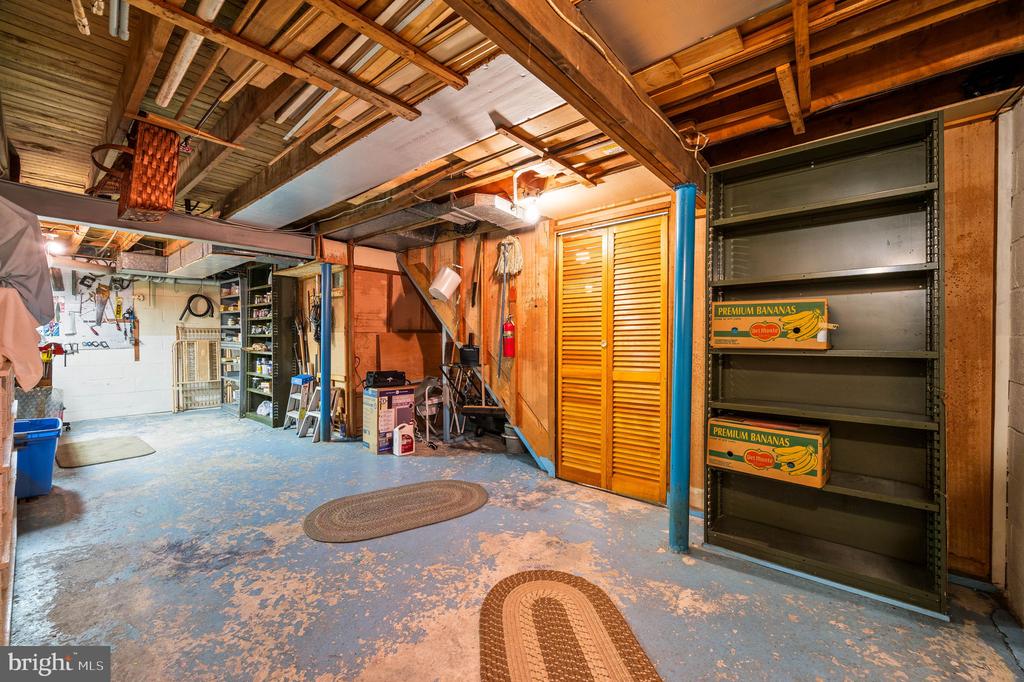 712 Caley Rd