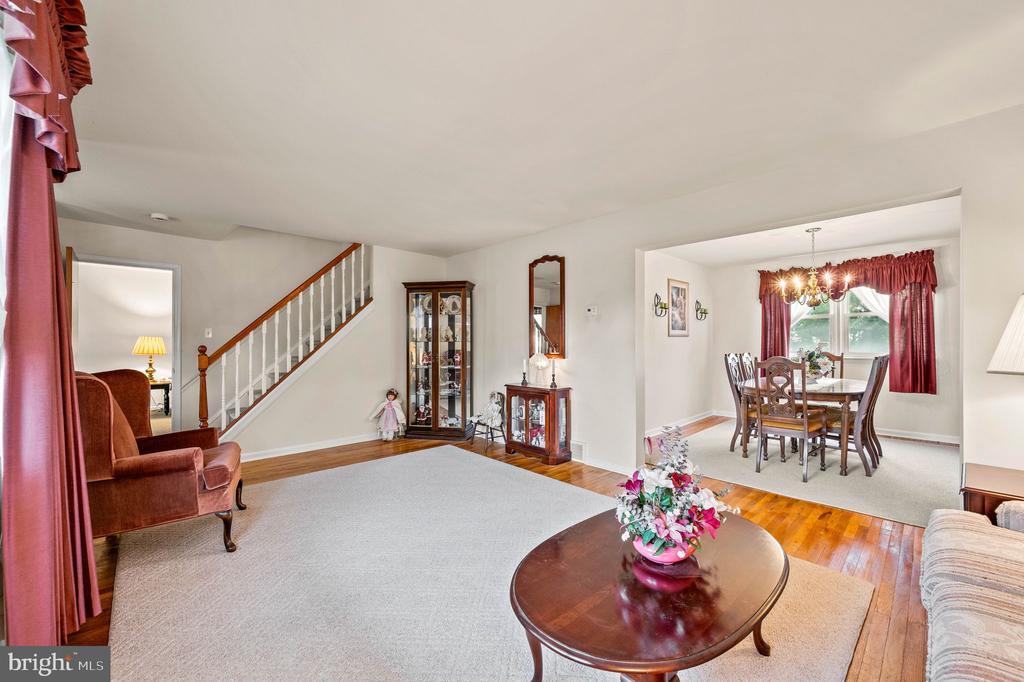 712 Caley Rd