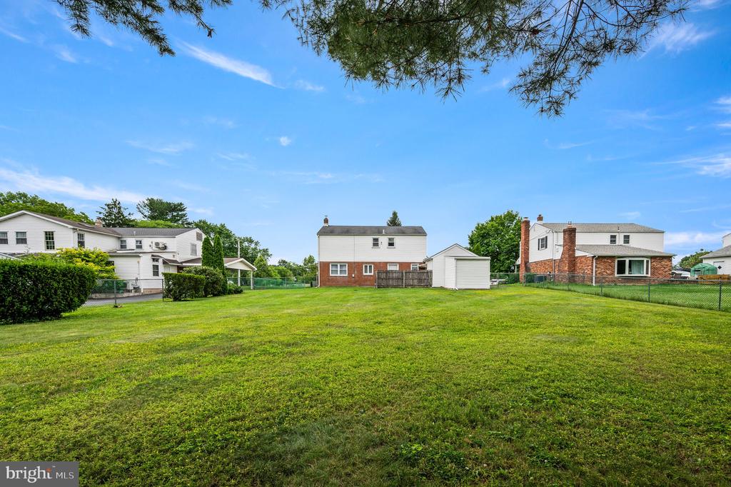 712 Caley Rd