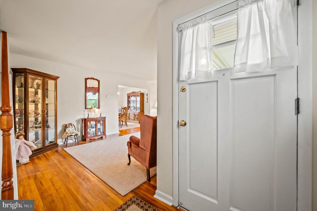 712 Caley Rd