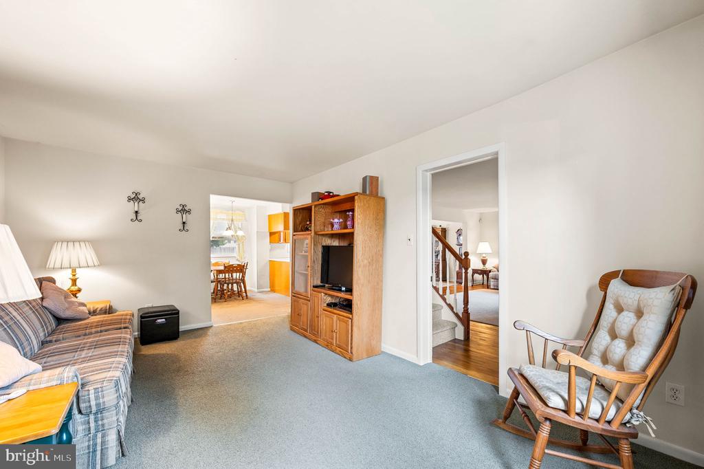 712 Caley Rd