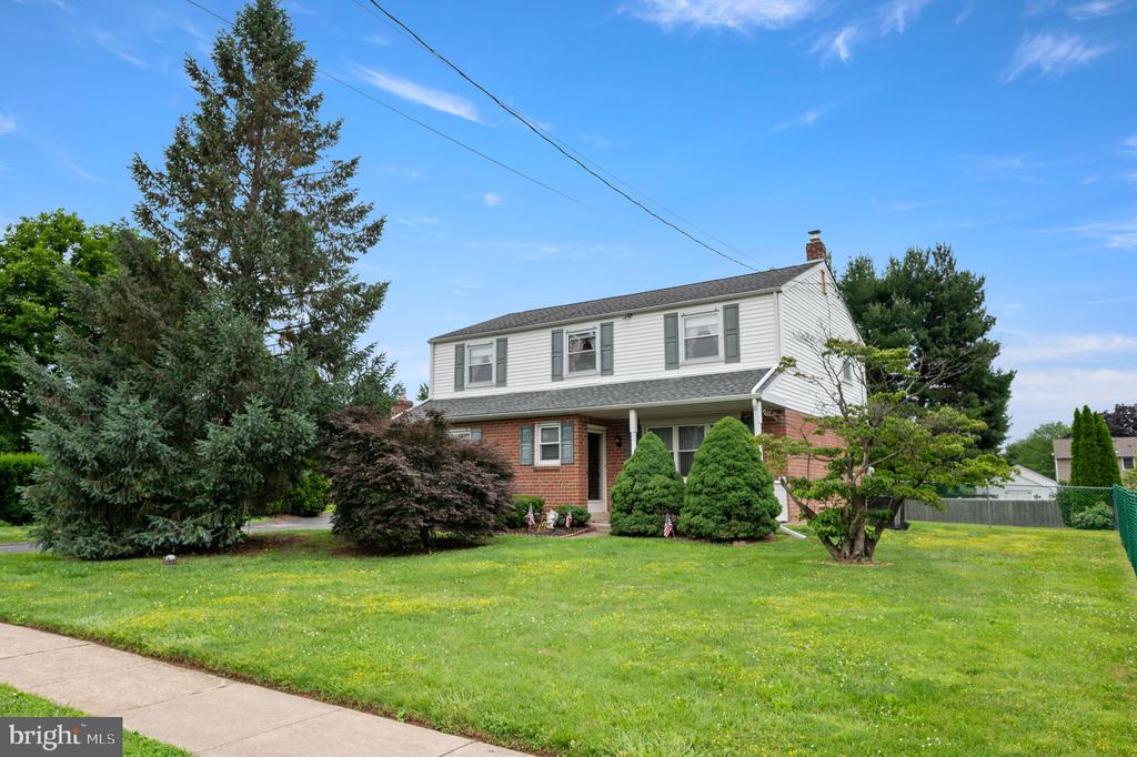 712 Caley Rd
