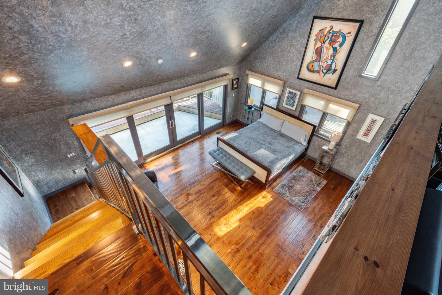 1211 Lafayette Rd