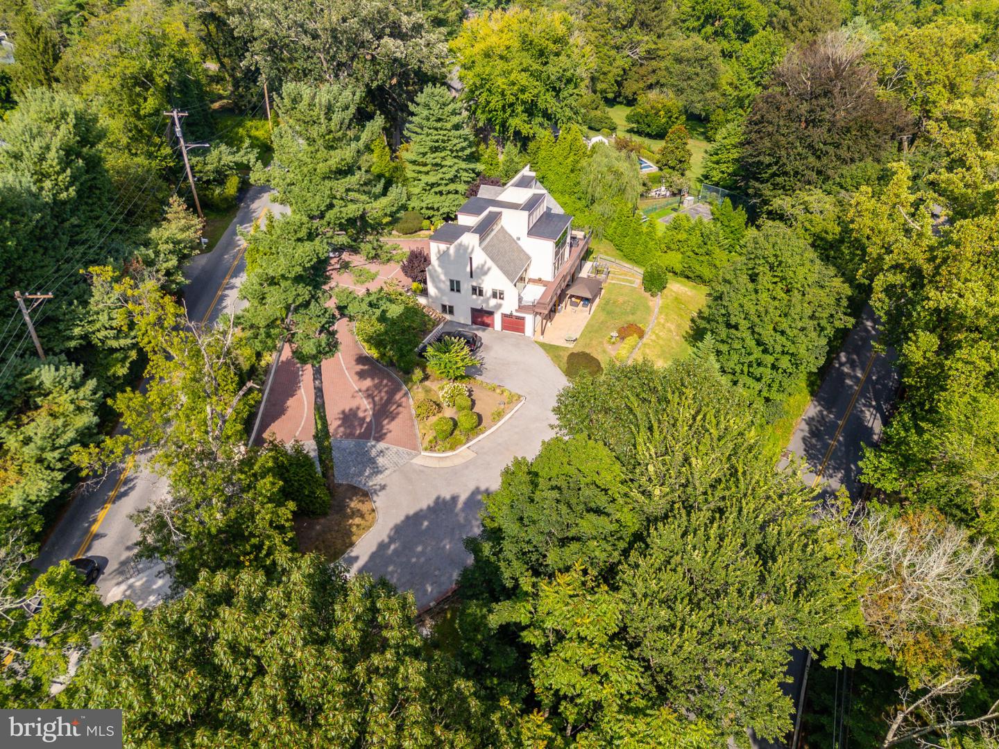 1211 Lafayette Rd