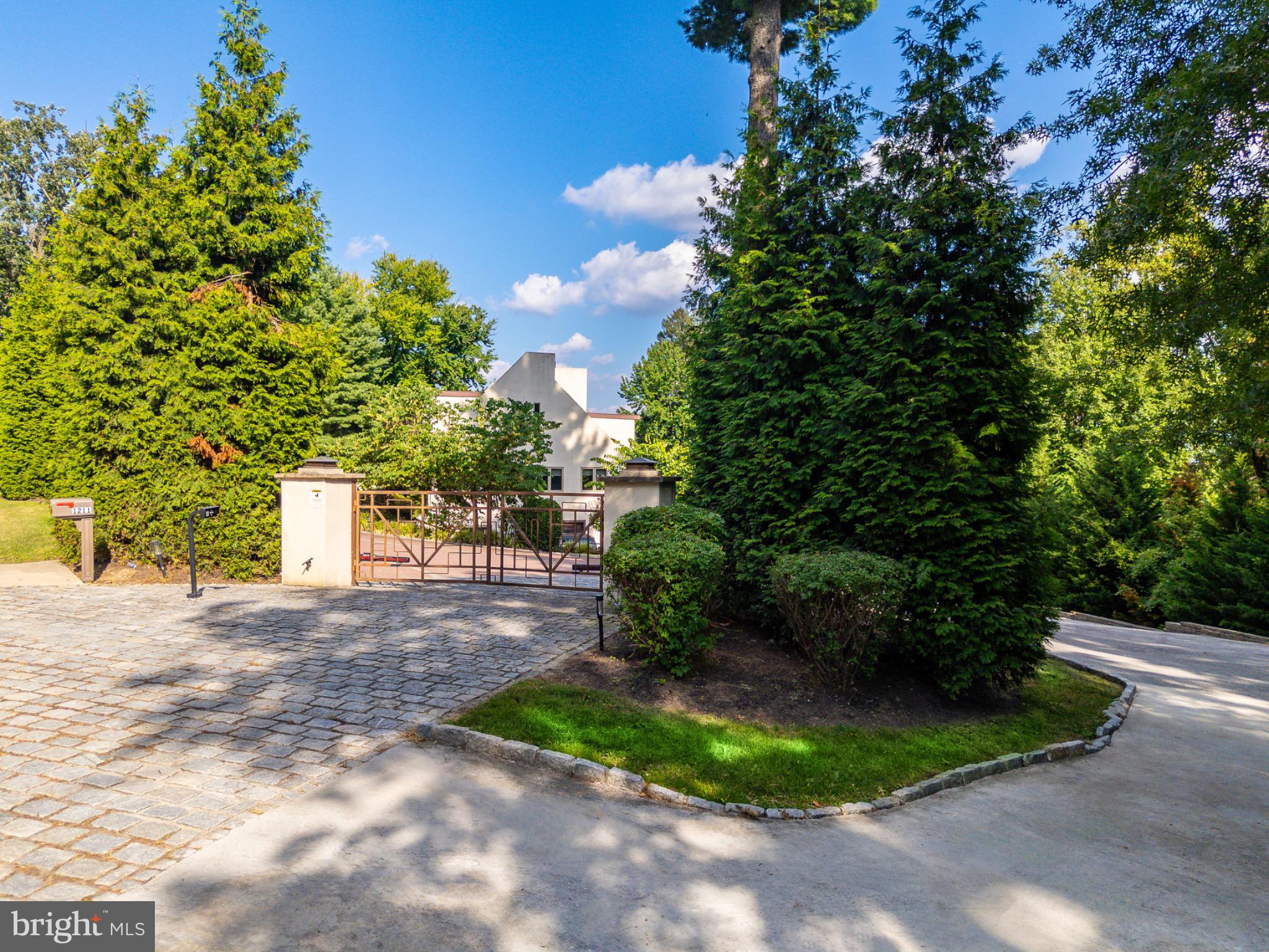 1211 Lafayette Rd
