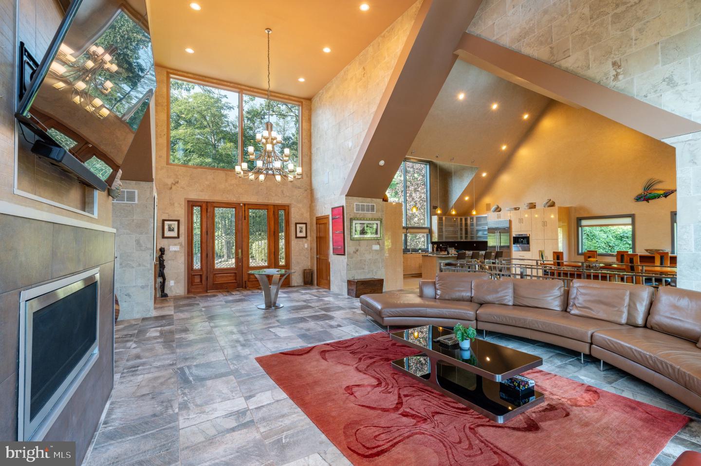 1211 Lafayette Rd