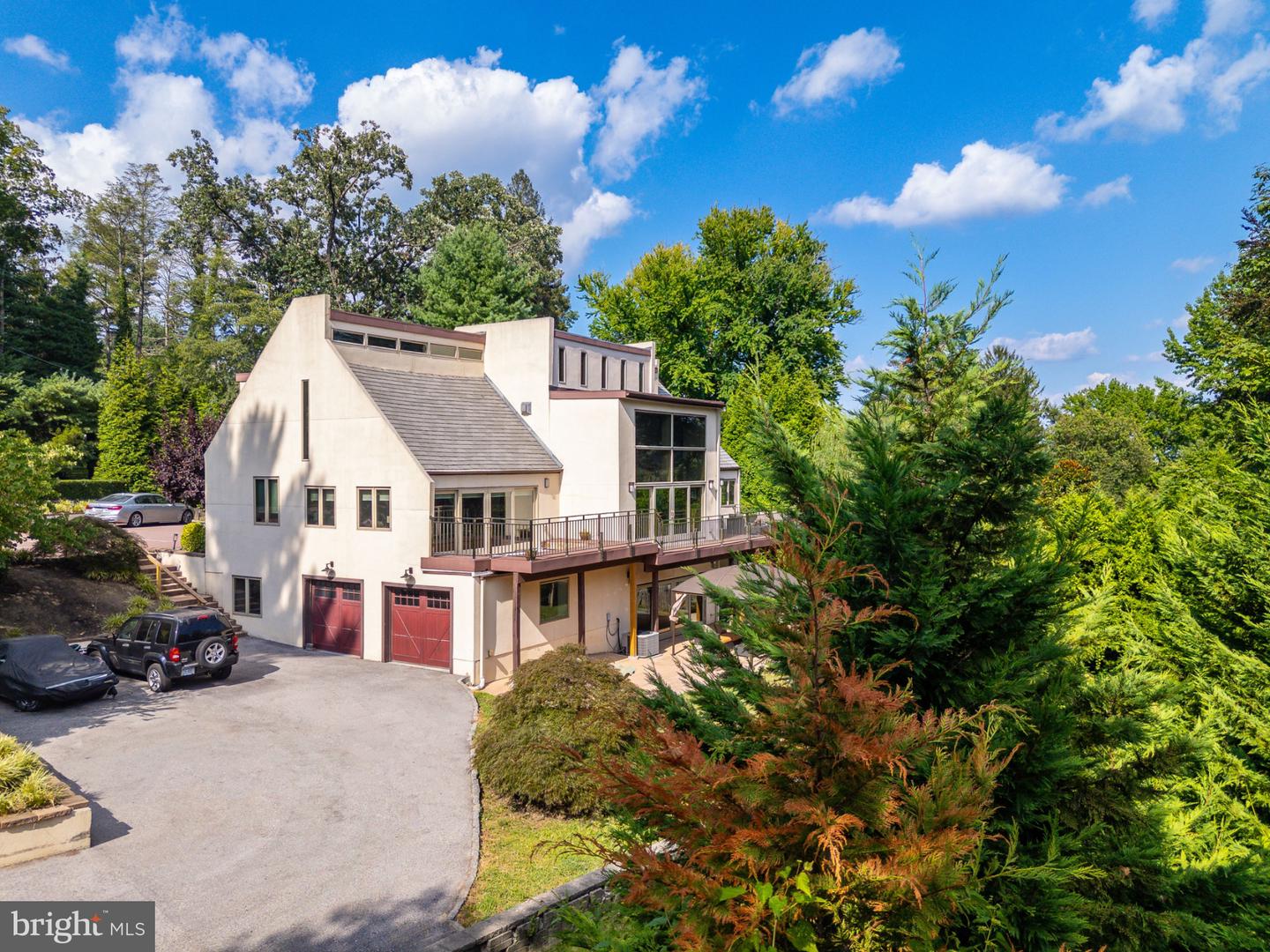 1211 Lafayette Rd