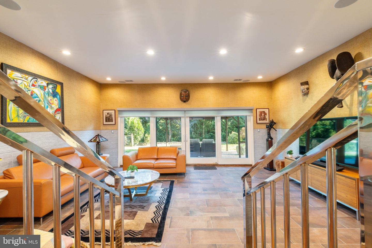 1211 Lafayette Rd