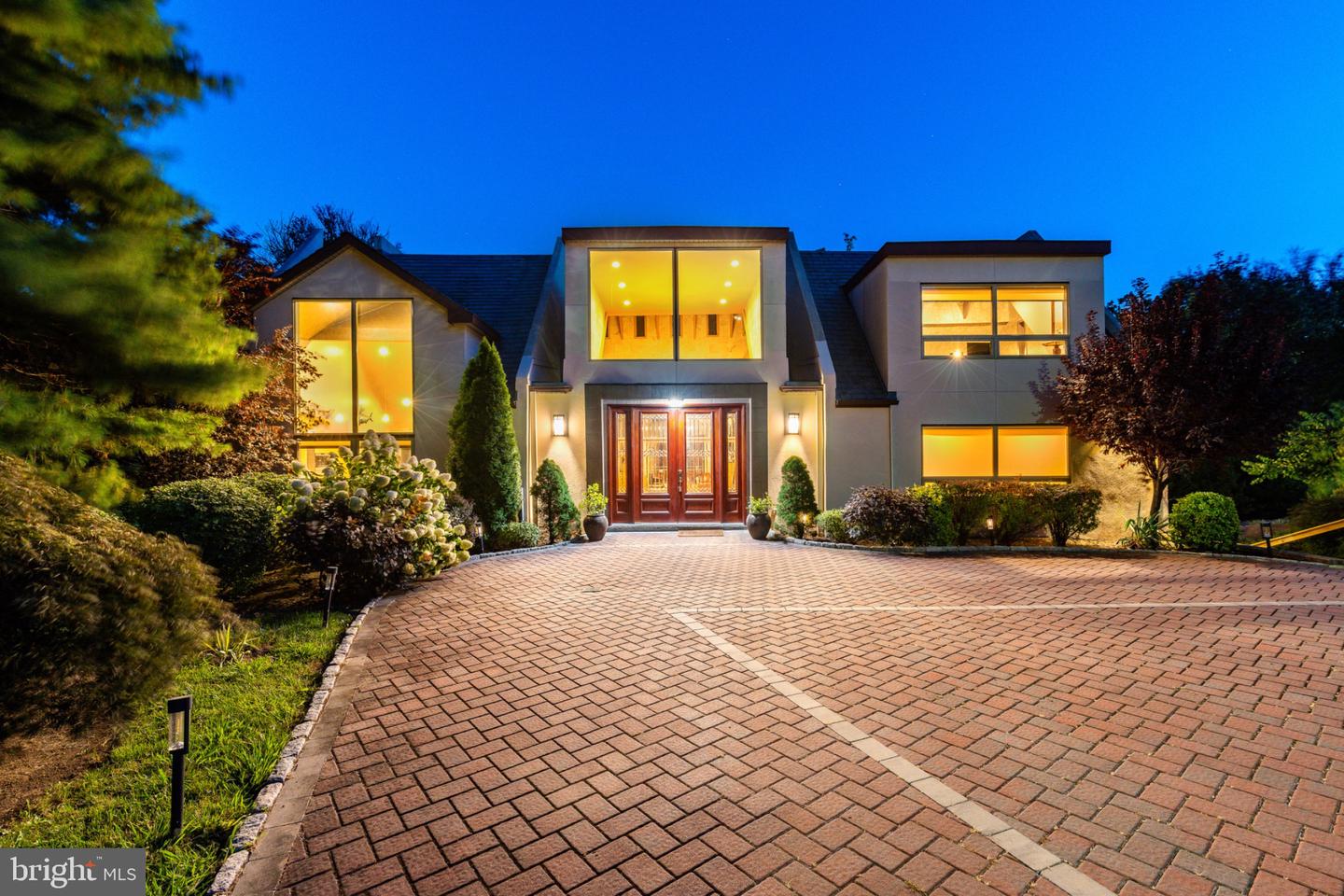 1211 Lafayette Rd