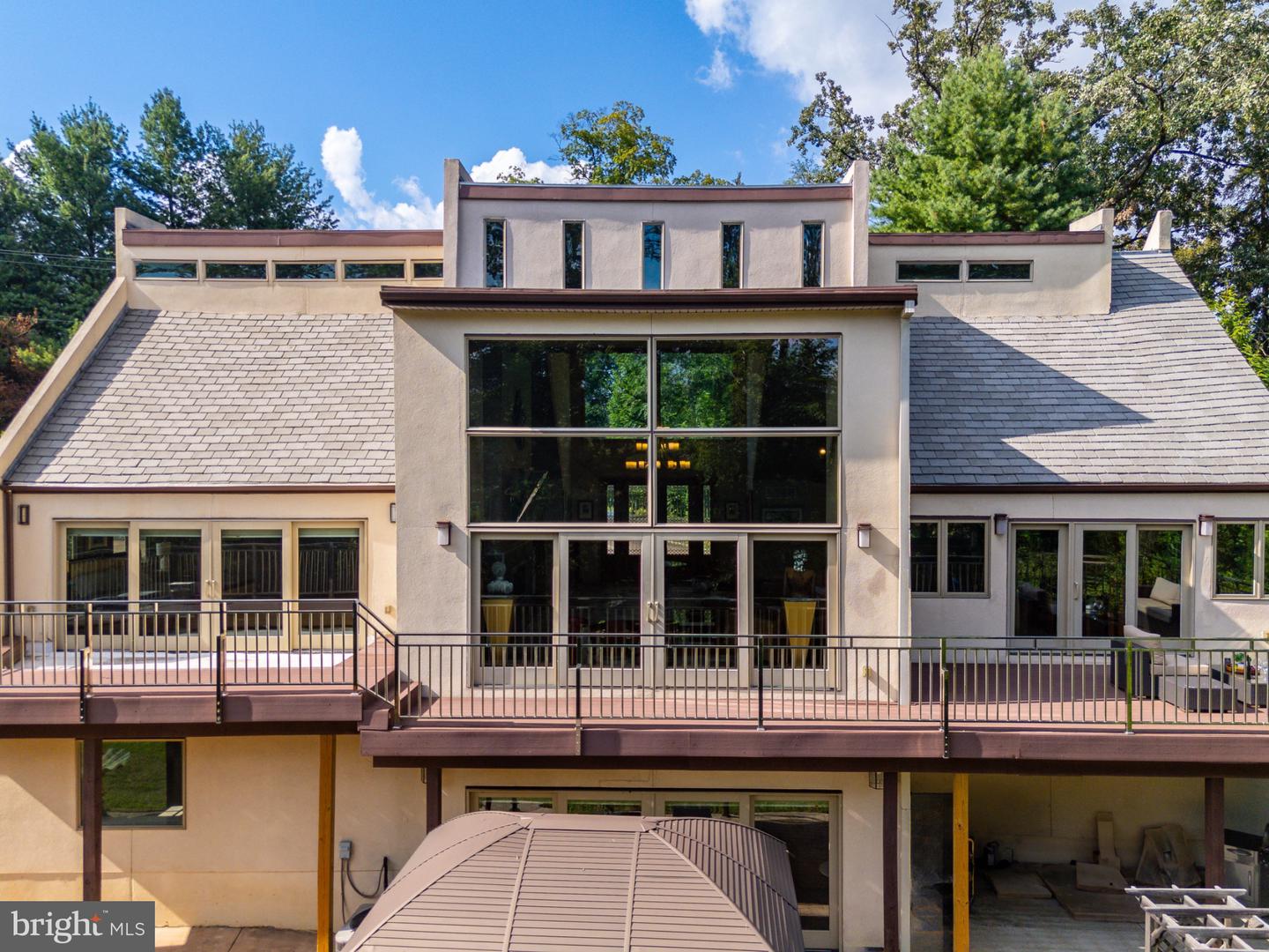 1211 Lafayette Rd