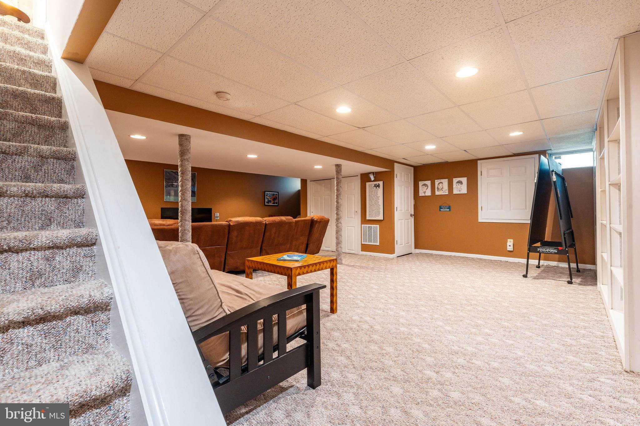 121 SCARLET DRIVE