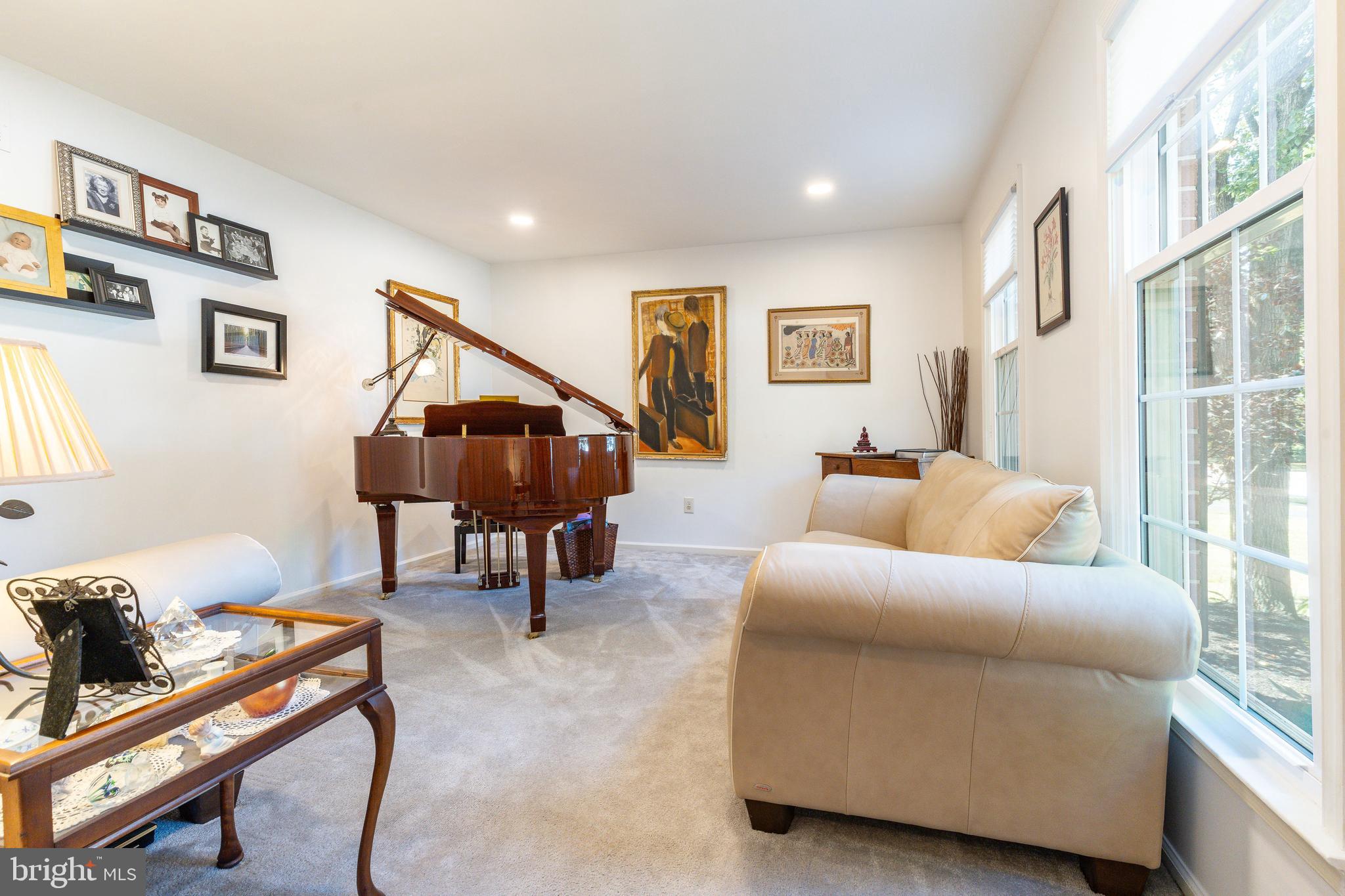 121 SCARLET DRIVE