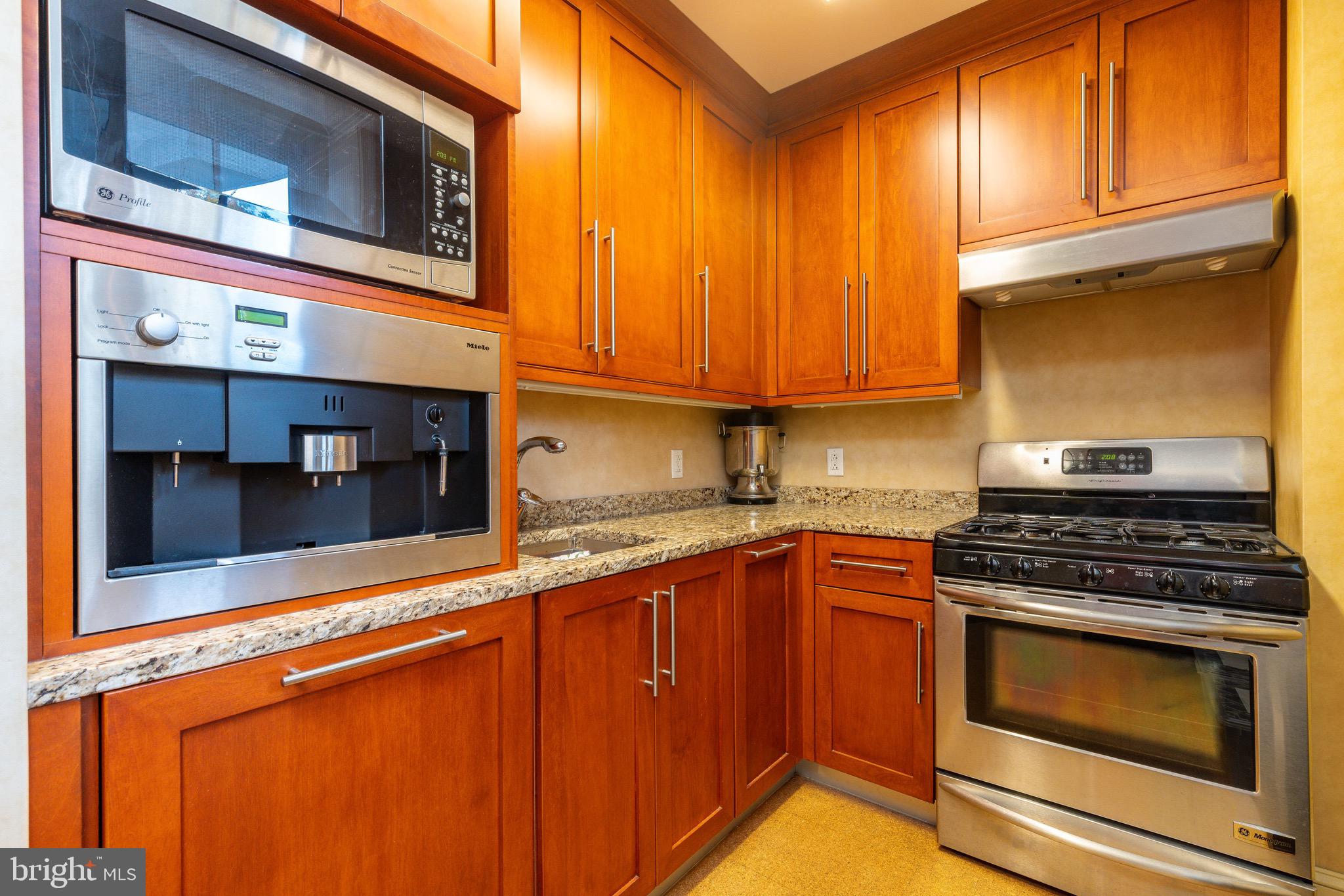 190 PRESIDENTIAL BOULEVARD 310