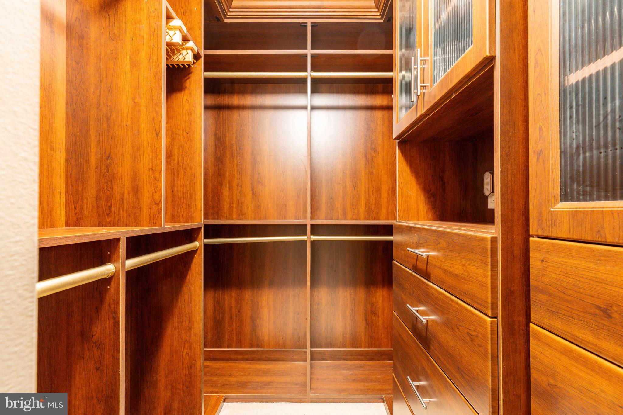 190 PRESIDENTIAL BOULEVARD 310