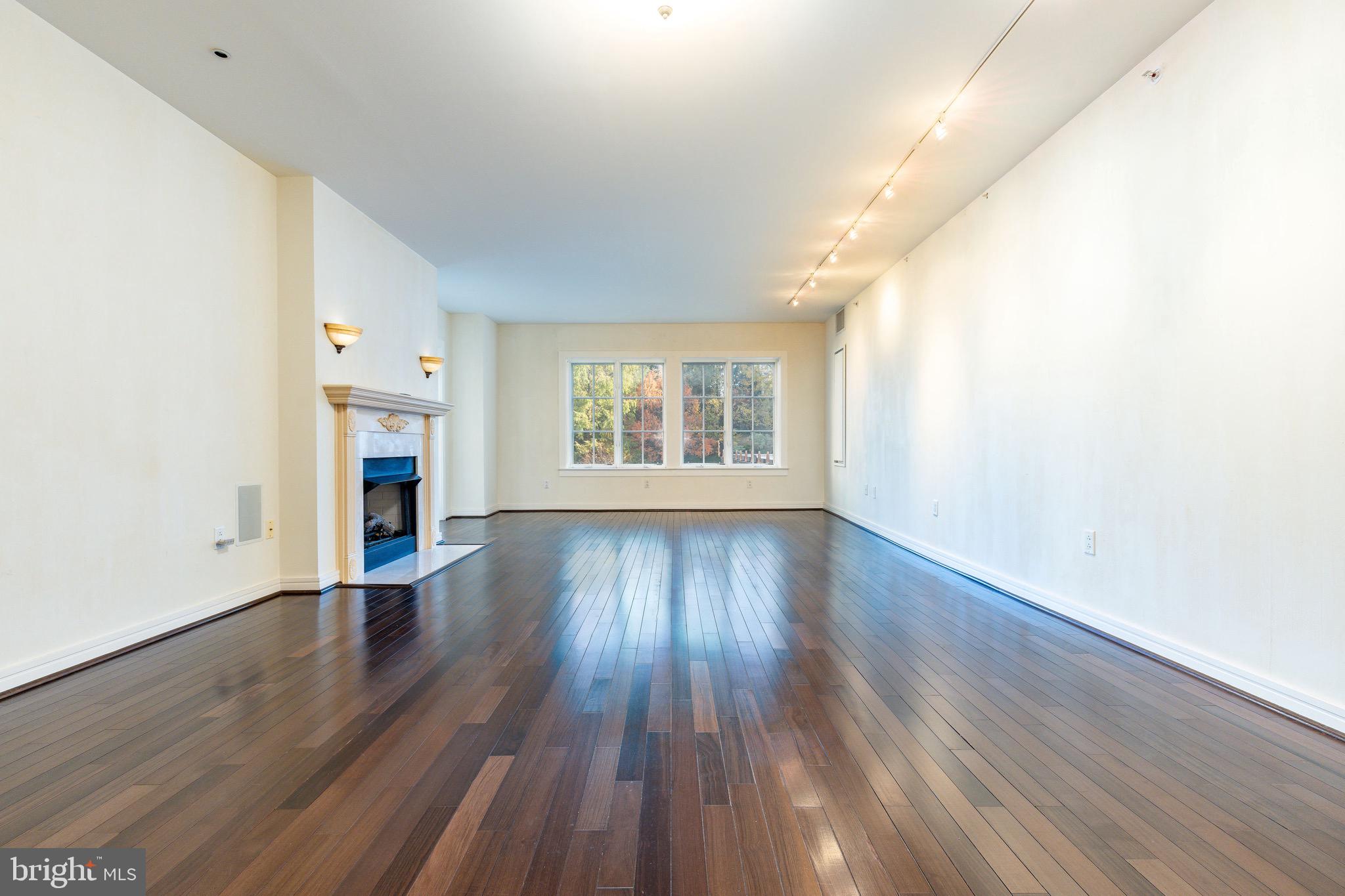 190 PRESIDENTIAL BOULEVARD 310