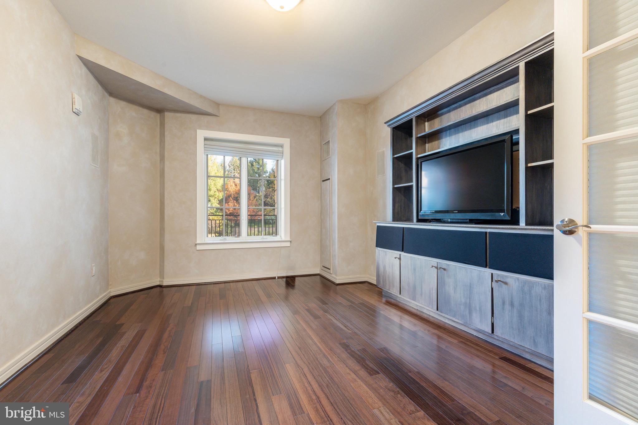 190 PRESIDENTIAL BOULEVARD 310