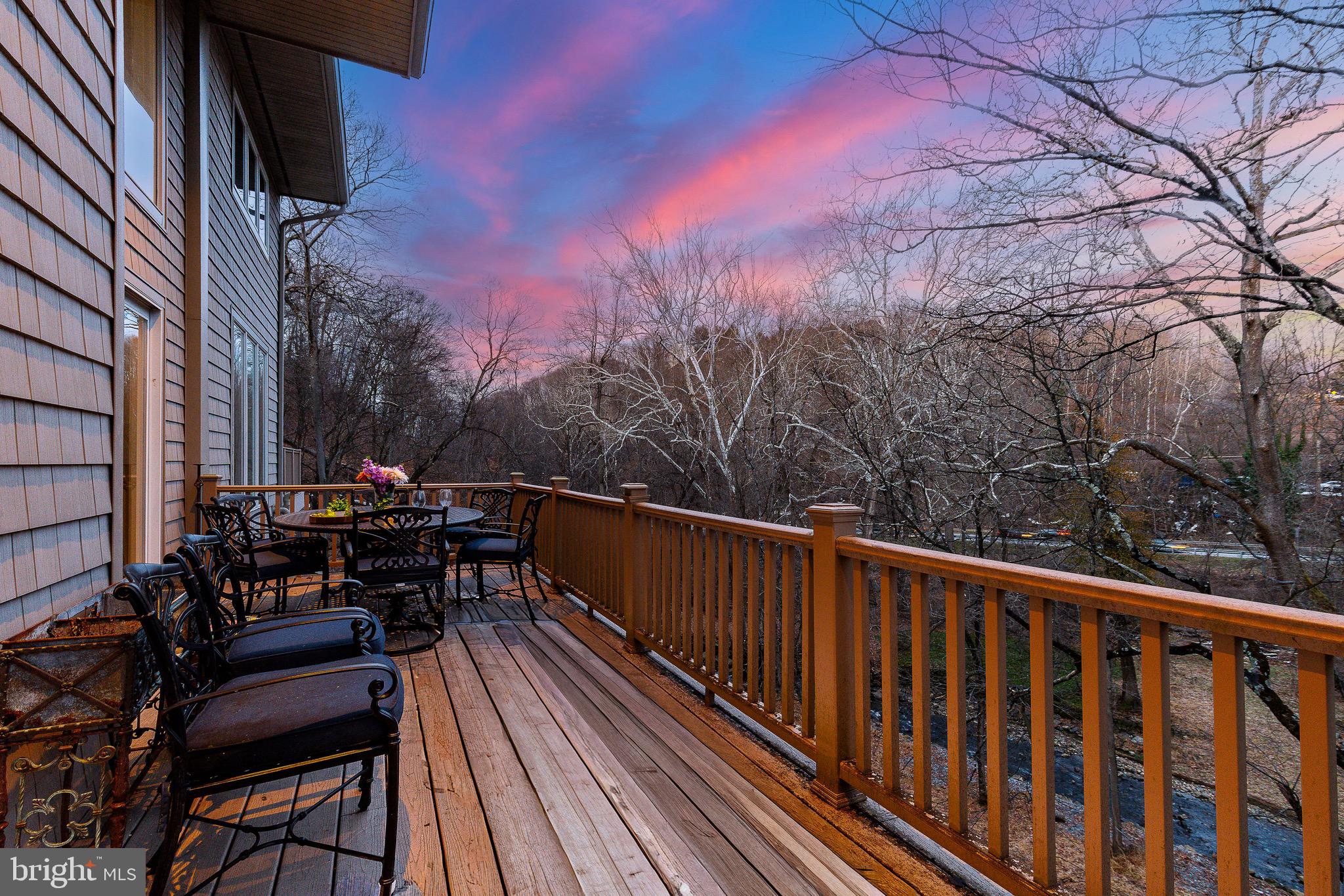 1120 GRANDVIEW TERRACE