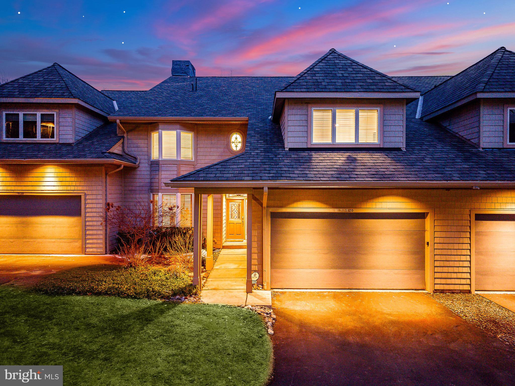 1120 GRANDVIEW TERRACE