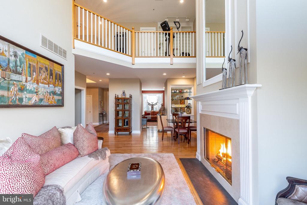 1120 GRANDVIEW TERRACE