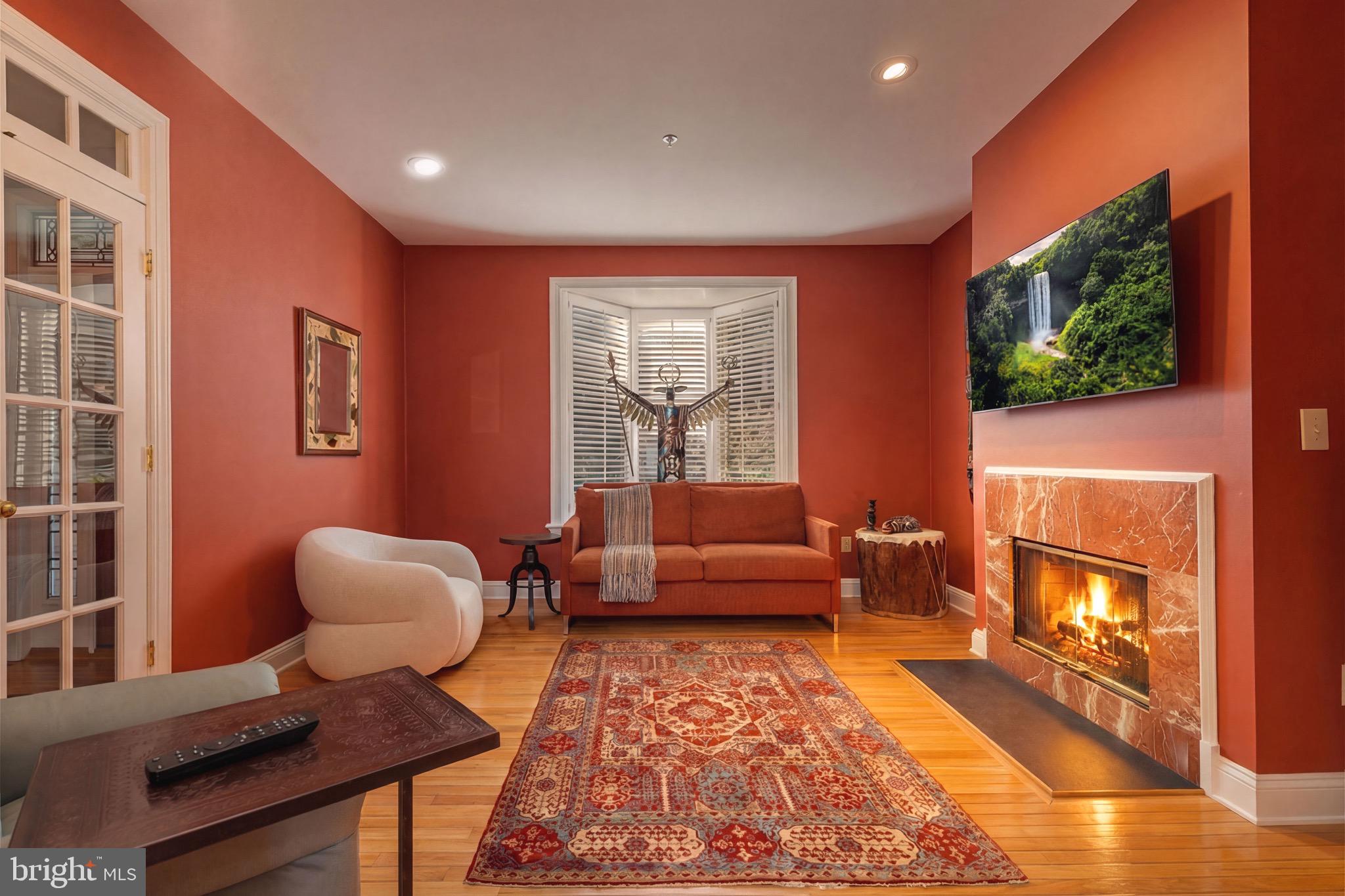 1120 GRANDVIEW TERRACE