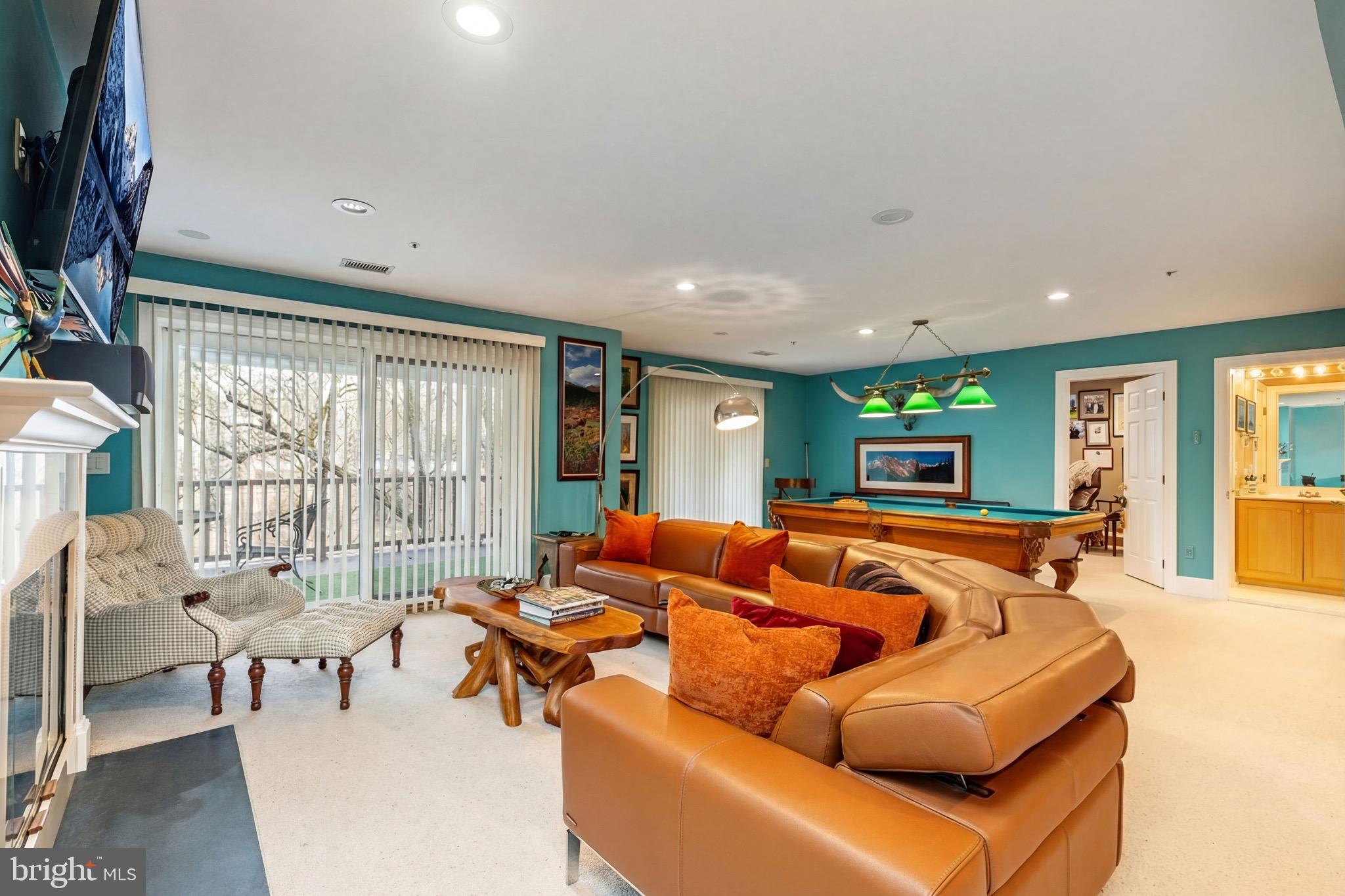 1120 GRANDVIEW TERRACE