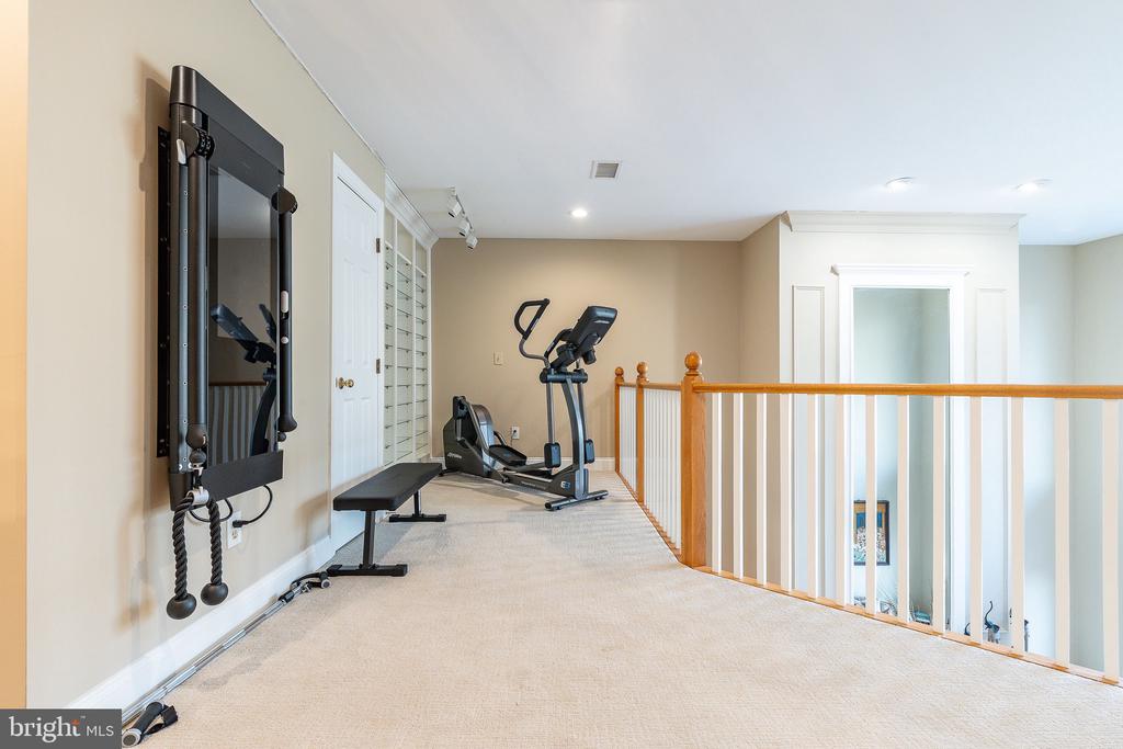 1120 GRANDVIEW TERRACE