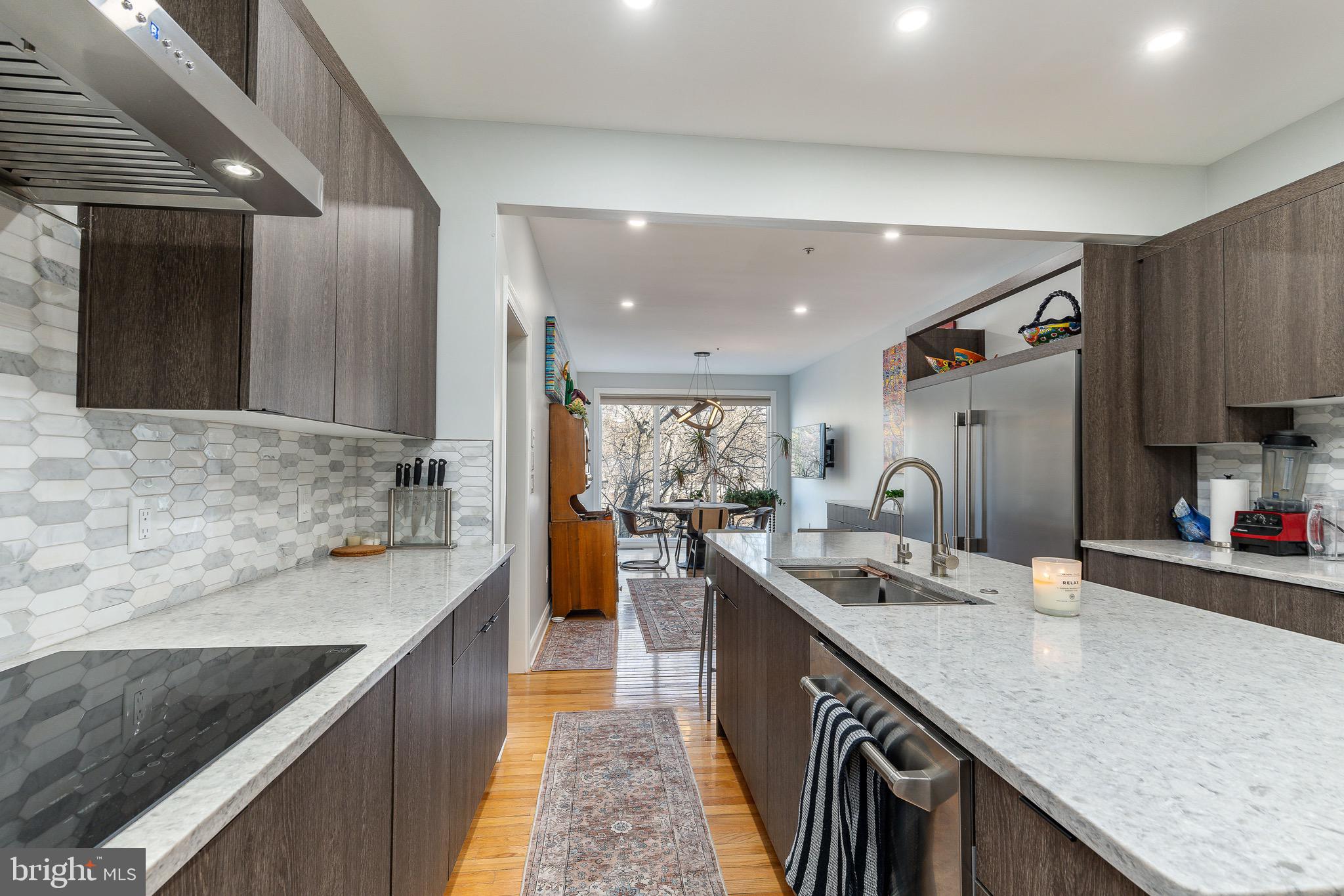 1120 GRANDVIEW TERRACE