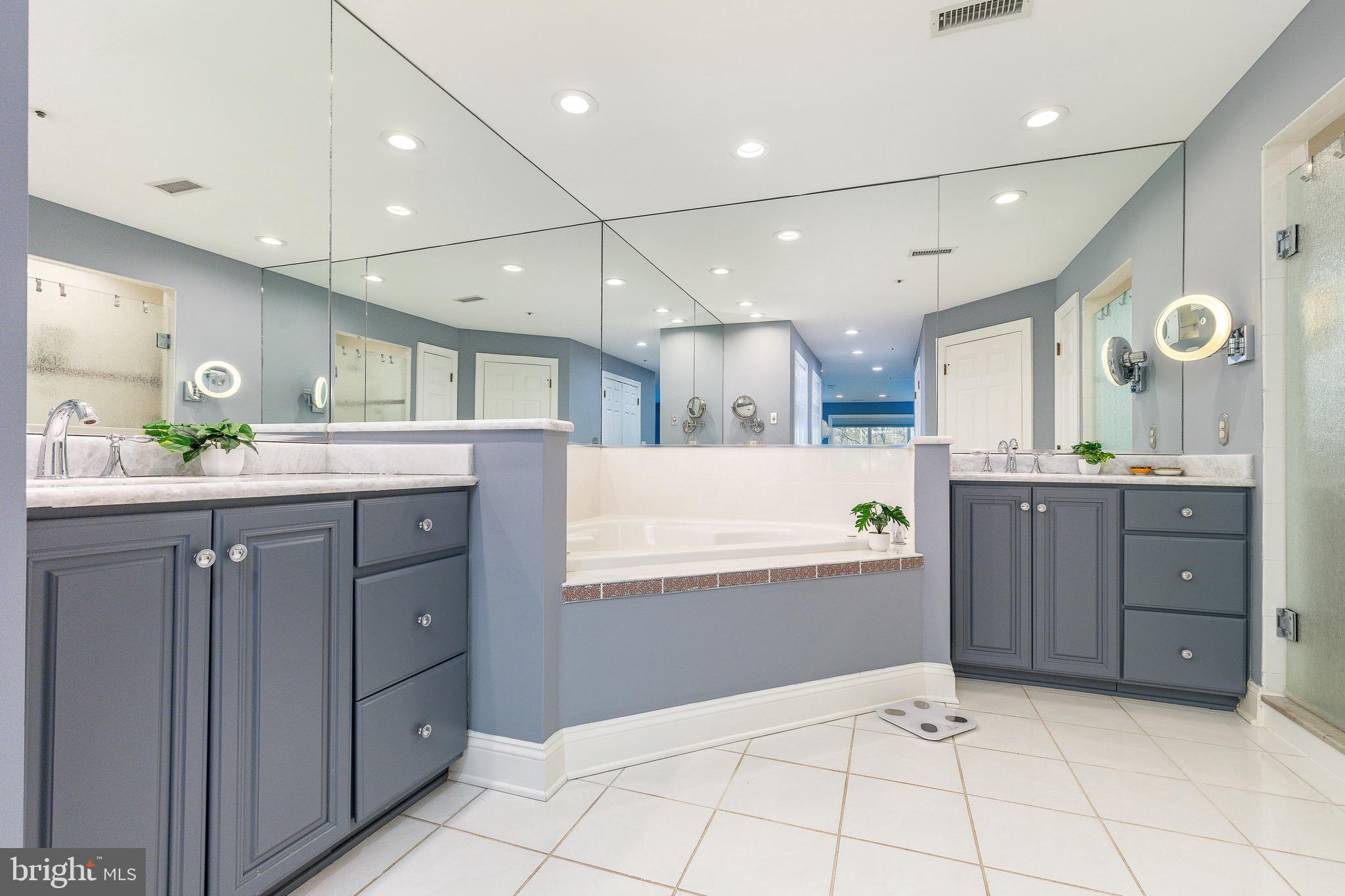 1120 GRANDVIEW TERRACE